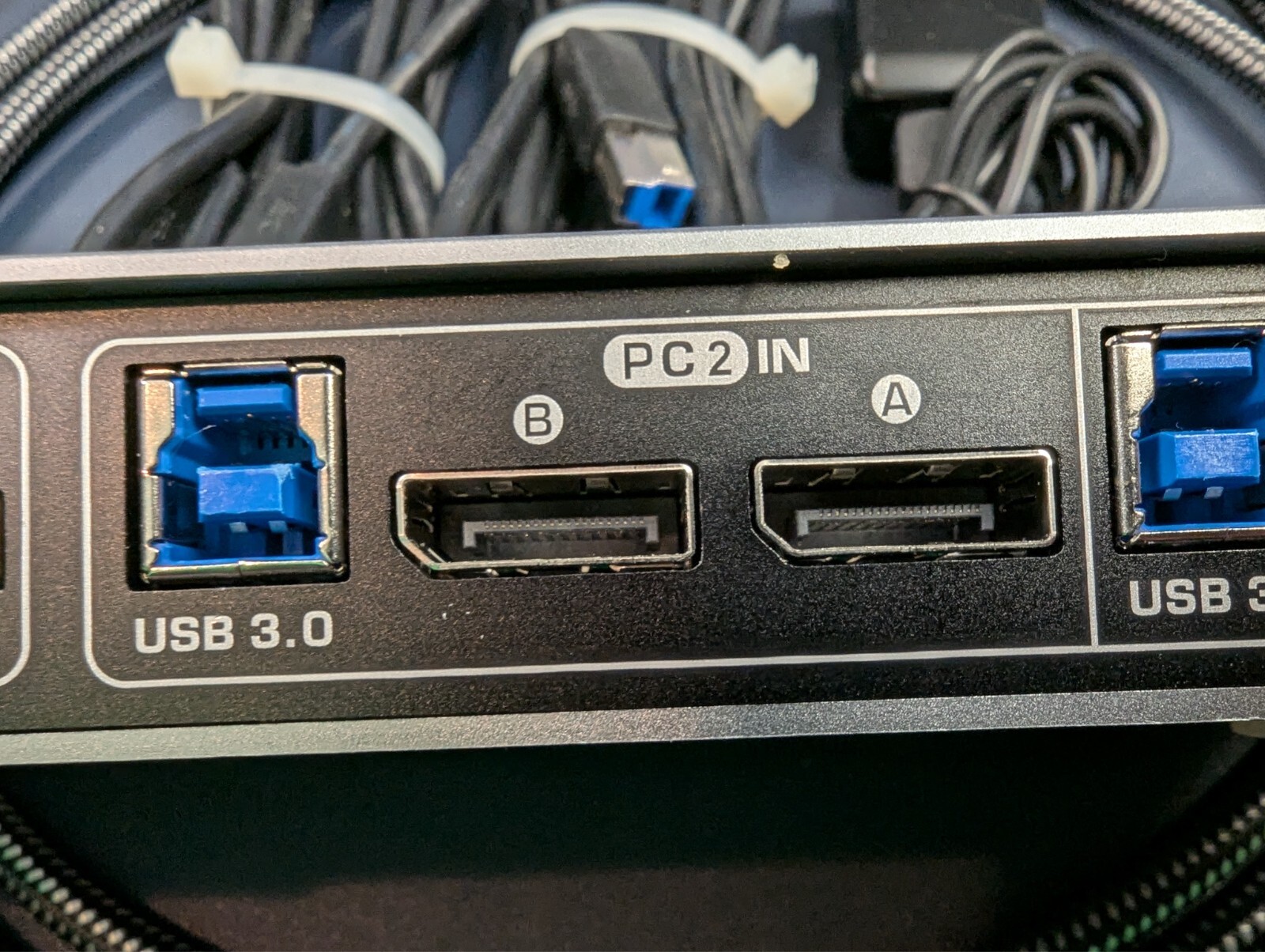 DisplayPort KVM Switch USB 3.0 Dual Monitor 2 Computers 2 DP per Computer