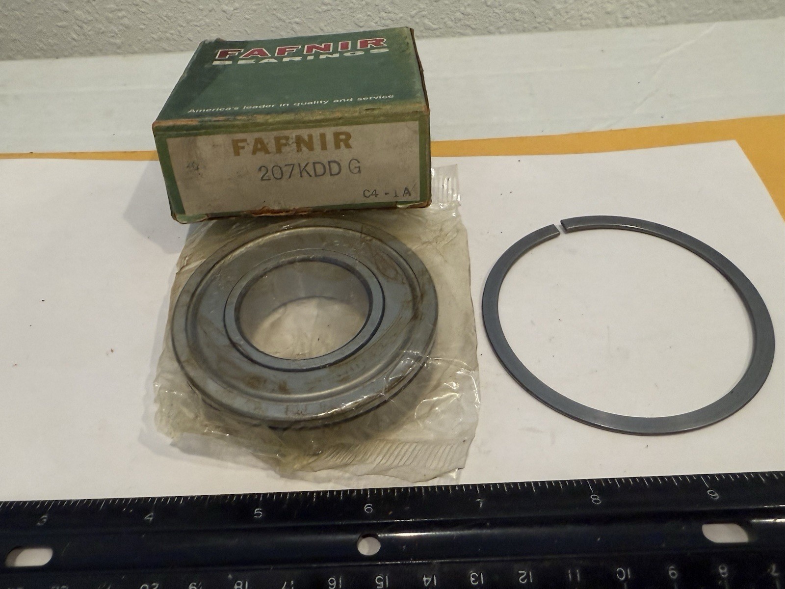 New Fafnir 207KDD G Deep Groove Bearing, 35MM ID, 72MM OD, 17MM Wide, Snap Ring