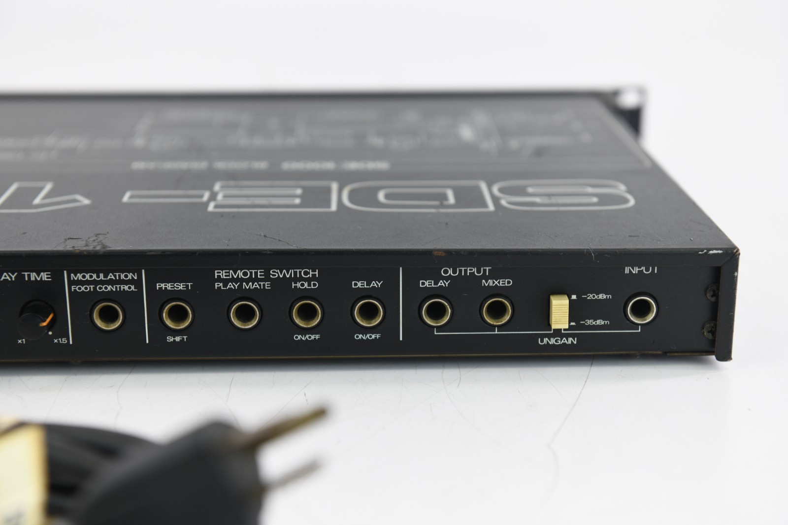 Vintage Roland SDE-1000 Digital Delay Rack Unit
