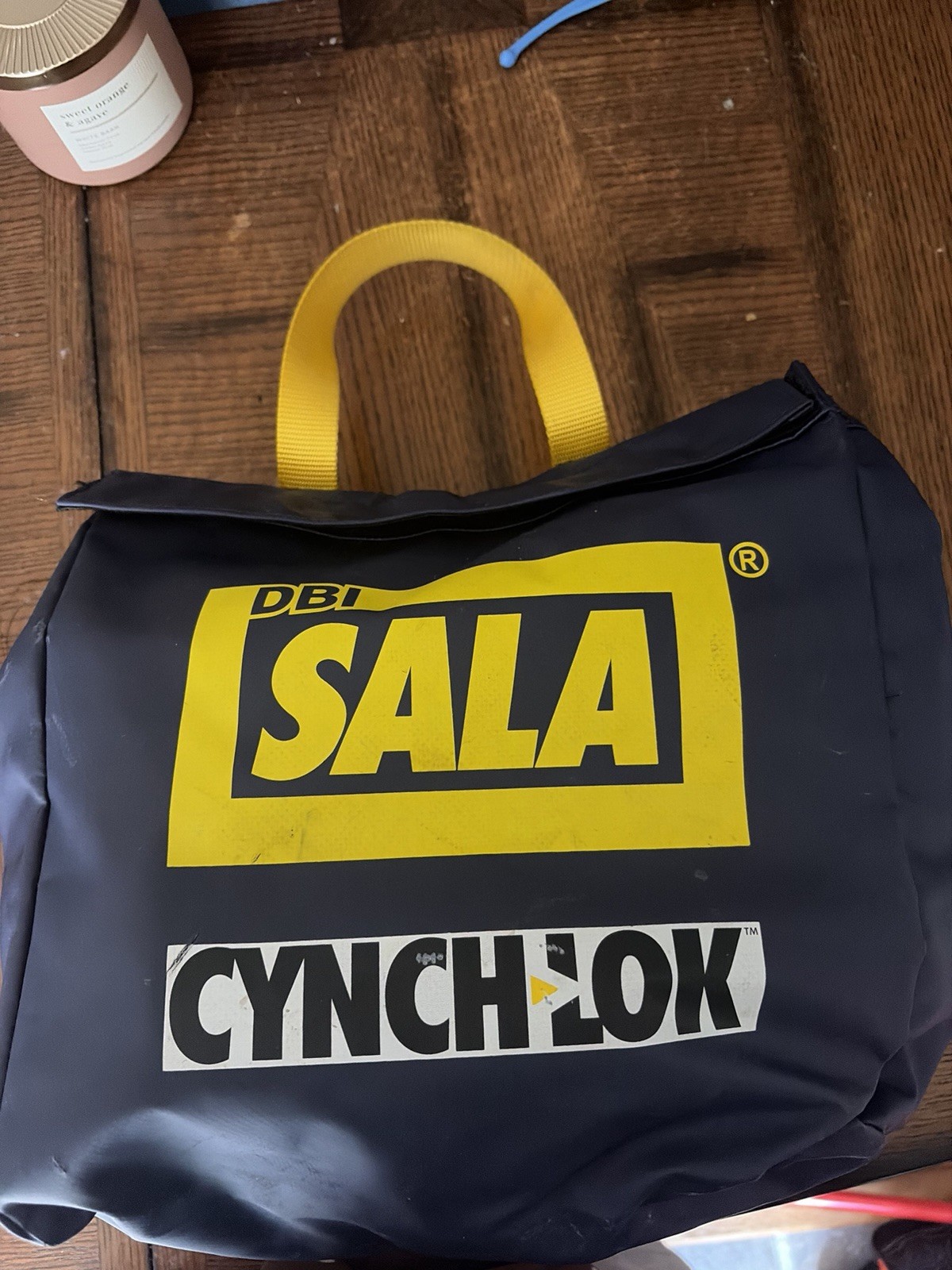 DBI-SALA Cynch-Lok Safety Harness M/L w/ Lanyard & Connectors AN2007J