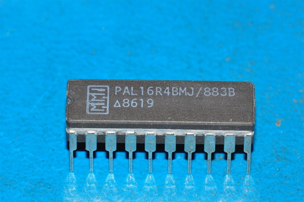 New (4pcs) PAL16R4BMJ/883B MONOLITHIC MEMORIES IC Programmable