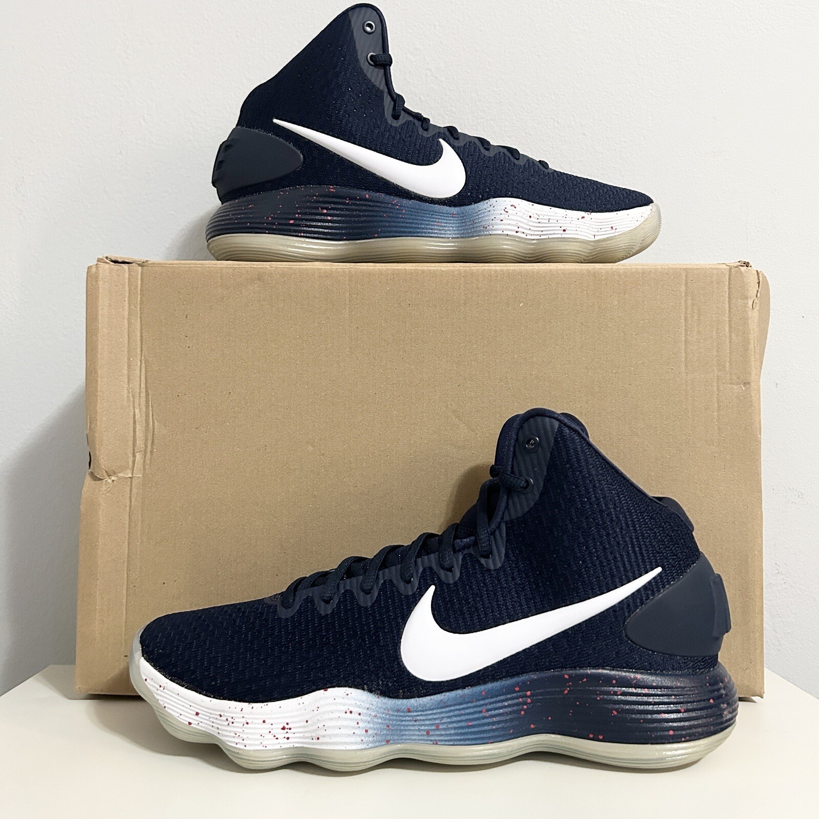 Nike Hyperdunk 2017 PE “UConn Huskies” Men’s Size 12.5 Blue Basketball Shoes