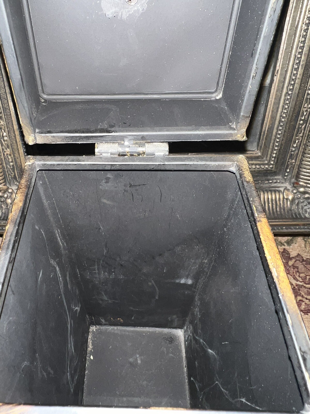 Vintage Brown Box Fleur-De-Lis Hinged