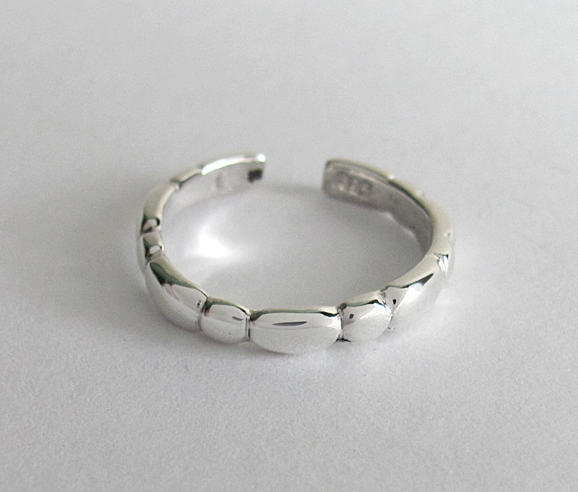 Sterling Silver 3mm beaded adjustable toe ring
