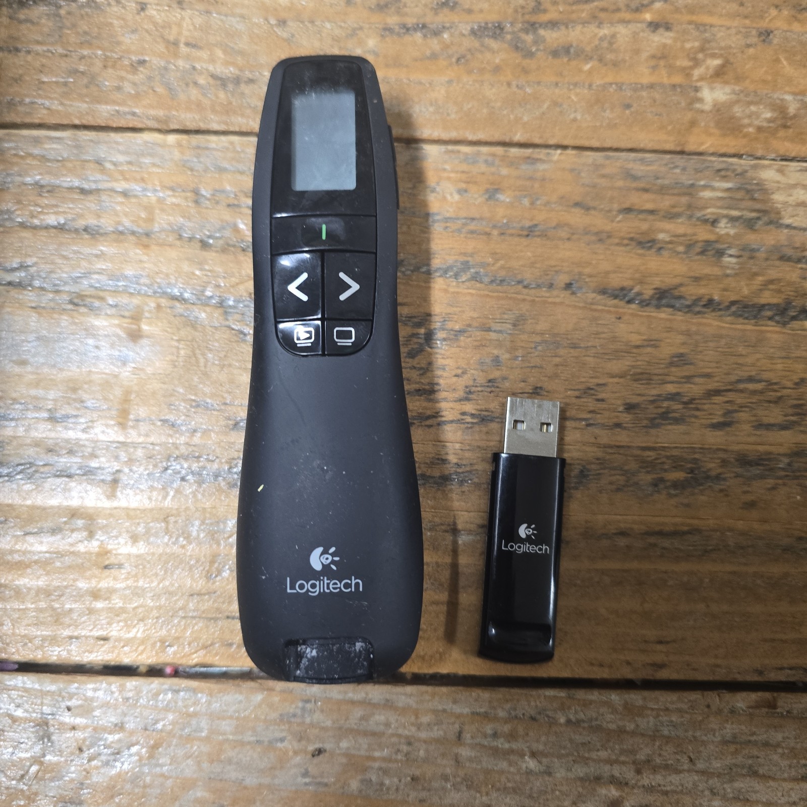 Logitech Wireless Presenter R800 With Laser Pointer No Back Cover
