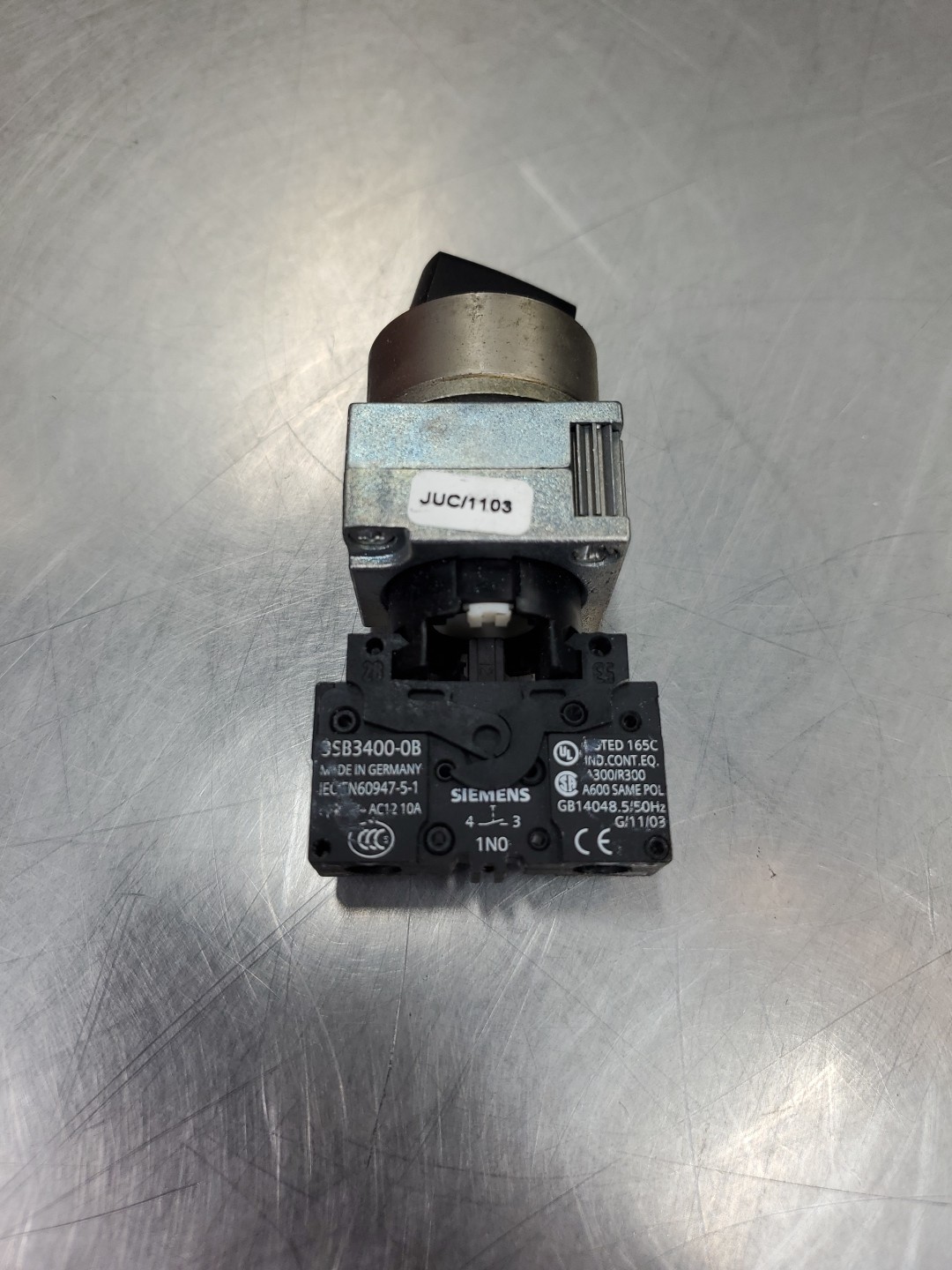Siemens 3SB3400-0B Contact Block Rotary Switch.                            4A-39