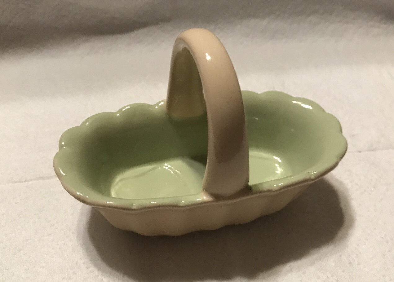 Vtg Trinket Basket