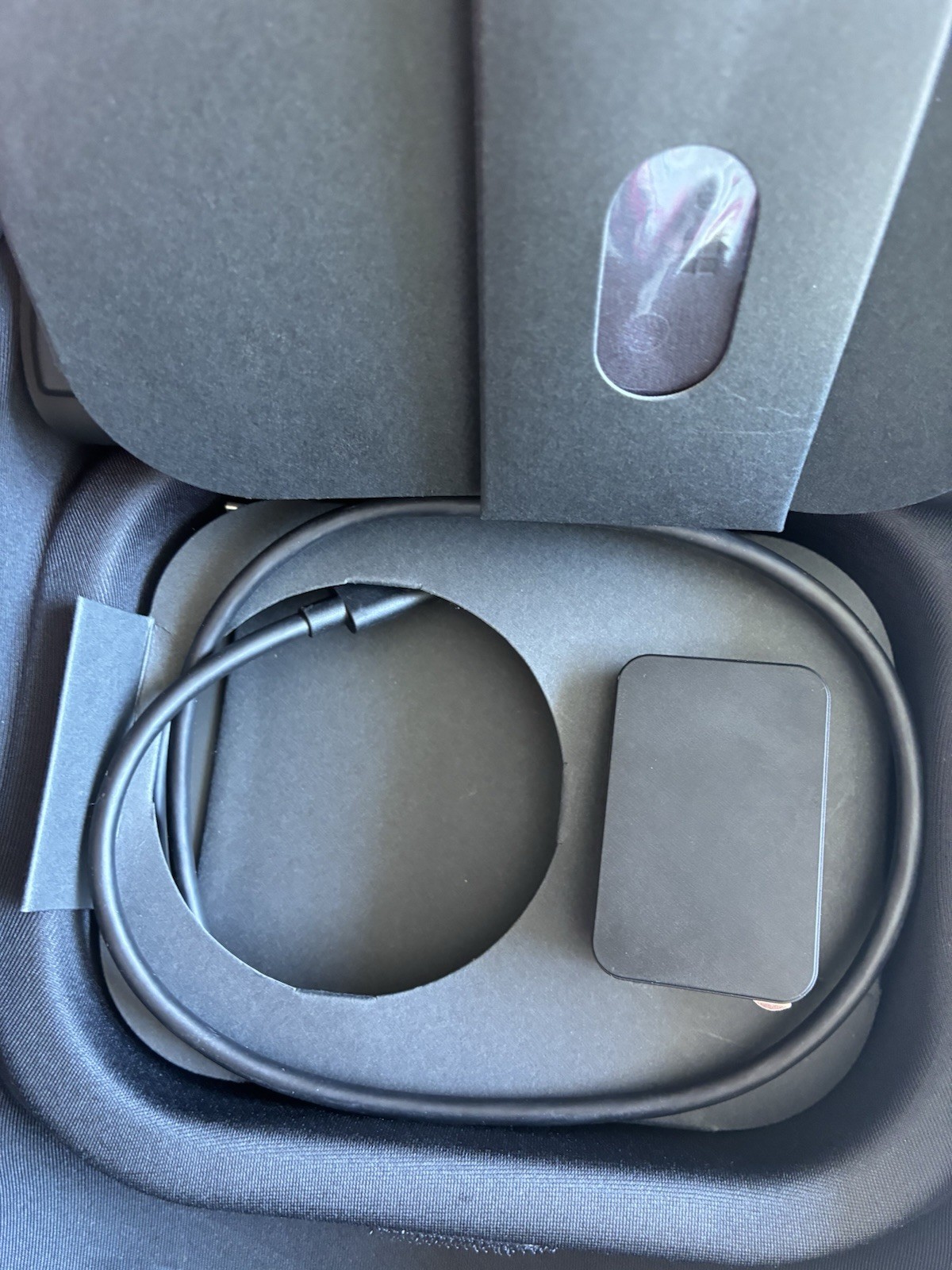 Microsoft HoloLens 2 PC & Console VR Headset Gray w/ Carrying Case