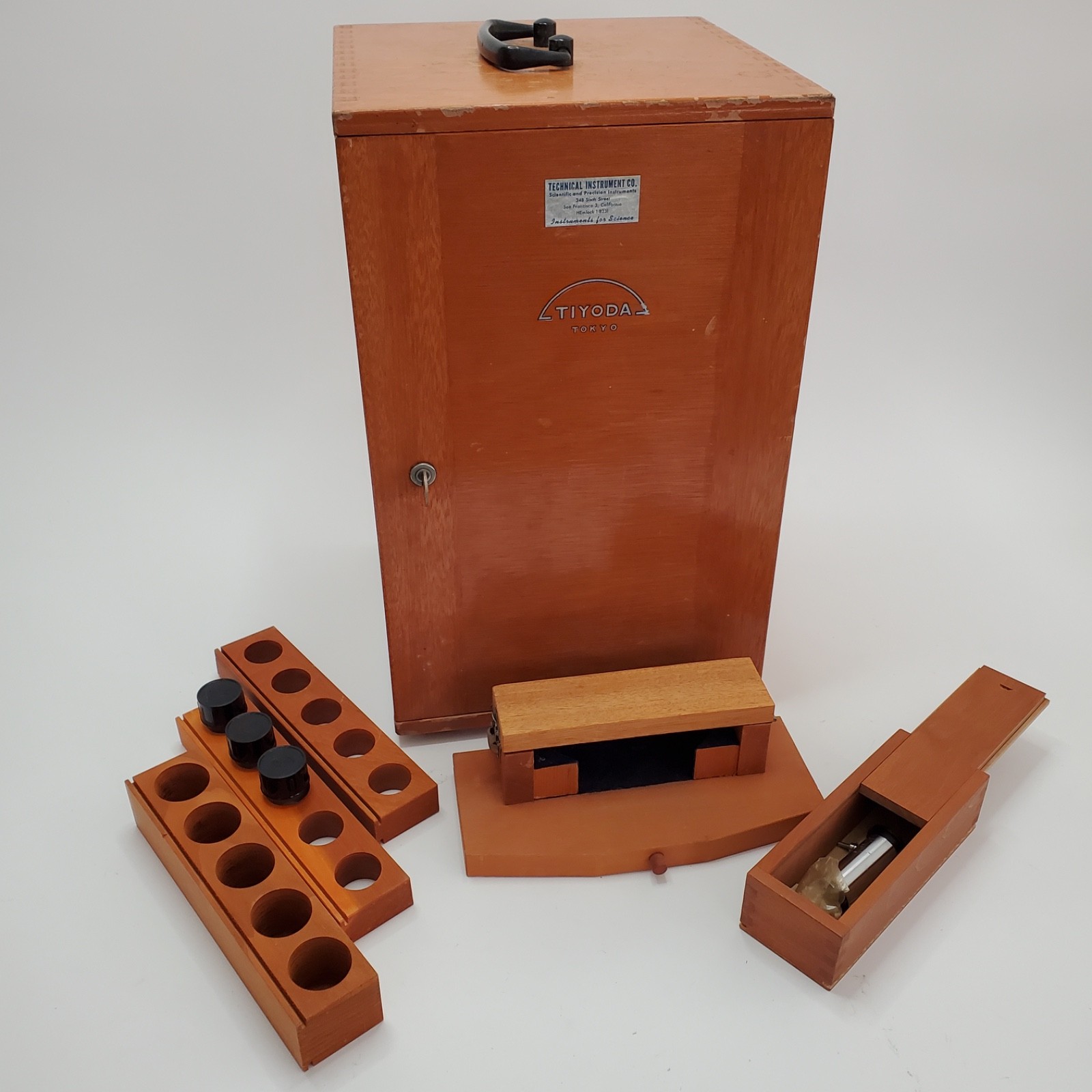 1961 Tiyoda Type "L" Binocular Microscope Wooden Box w/Inserts Accessories Key