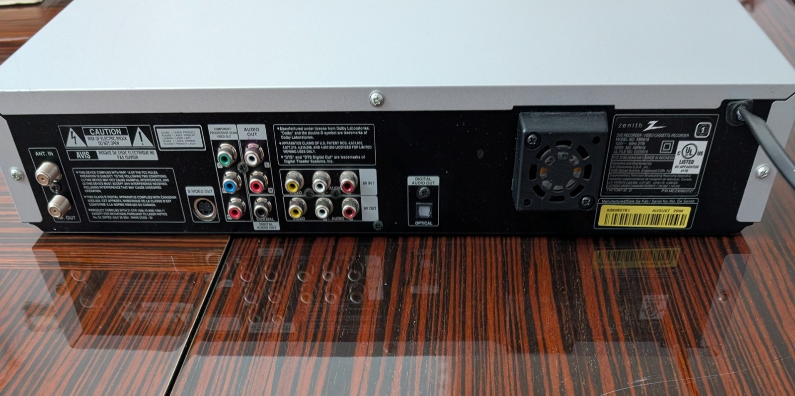Zenith XBR616 Combo VCR Player & DVD Recorder
