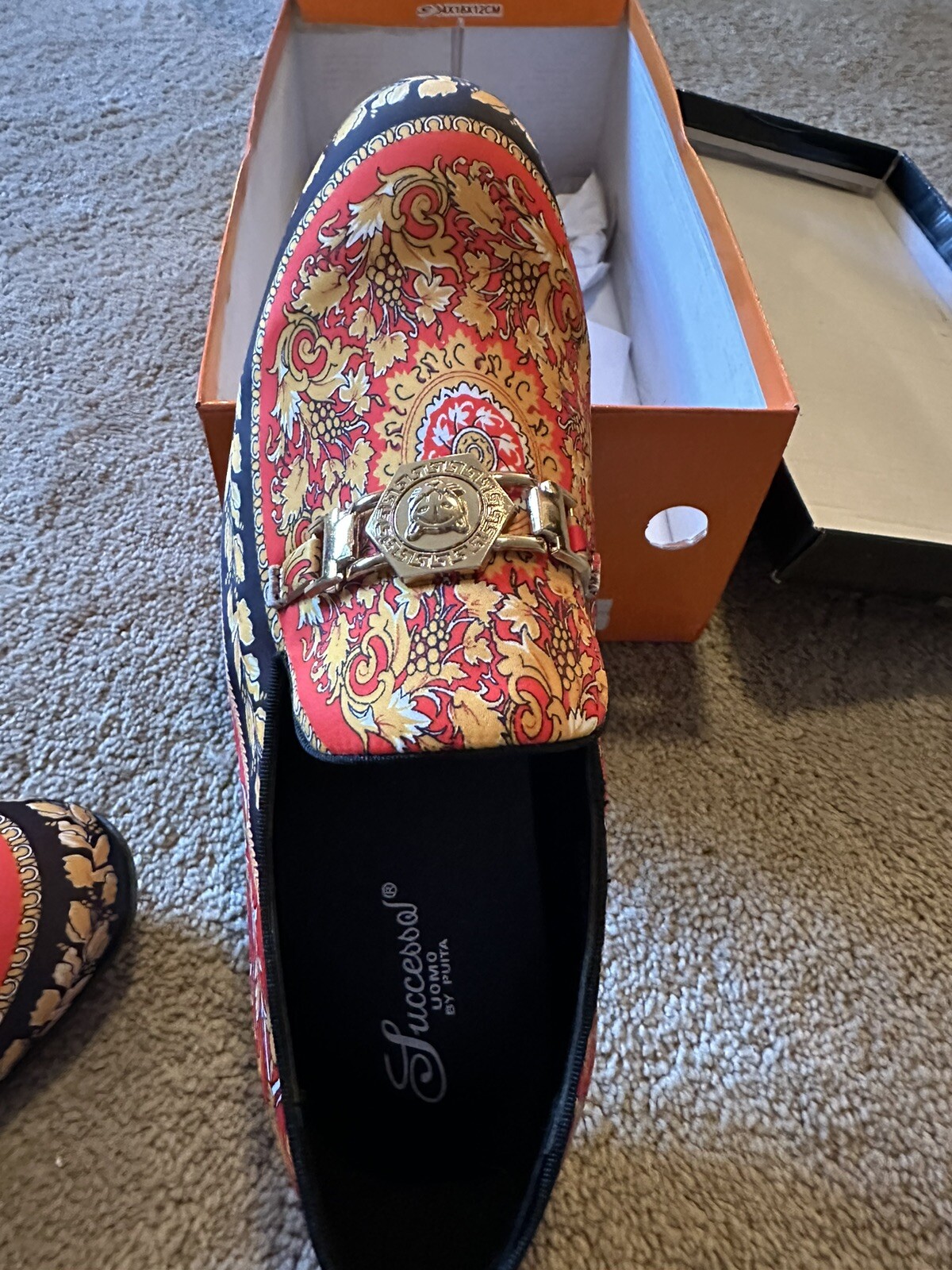 Men’s Slipper Style Shoes. Size 9