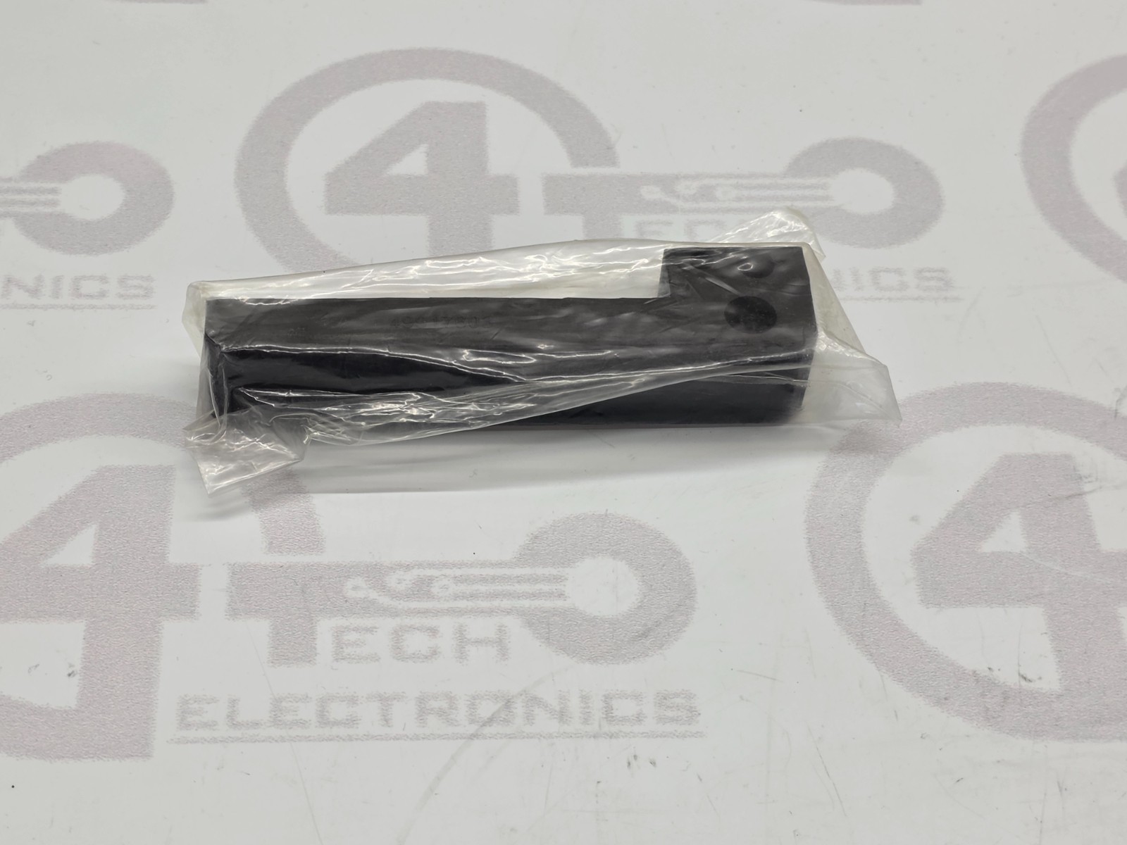Universal Instruments Cable Retainer 49917603