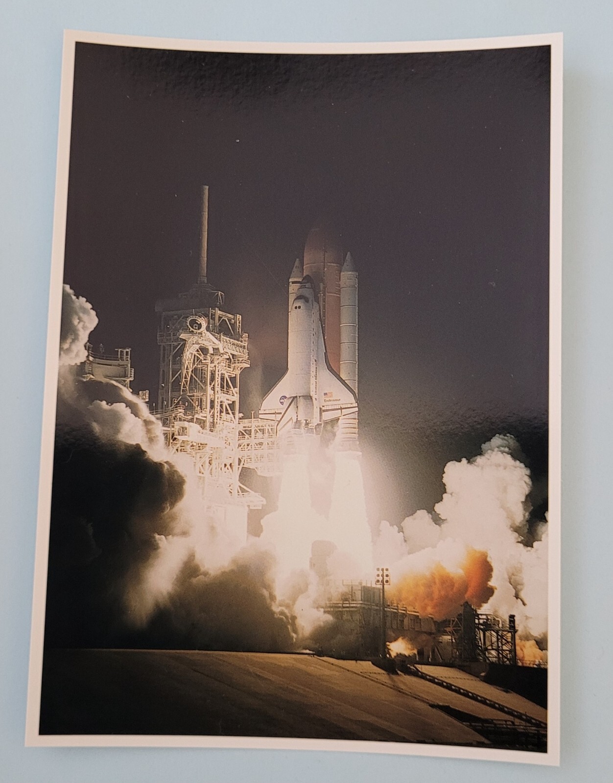 SPACE SHUTTLE ENDEAVOR - NIGHTTIME LAUNCH - 4x6 POSTCARD - UNUSED
