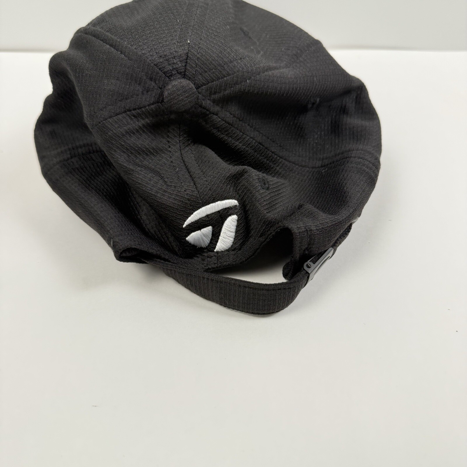 TaylorMade Hat Black Golf R9 Burner Tmax Gear Strap Back Adjustable Cap