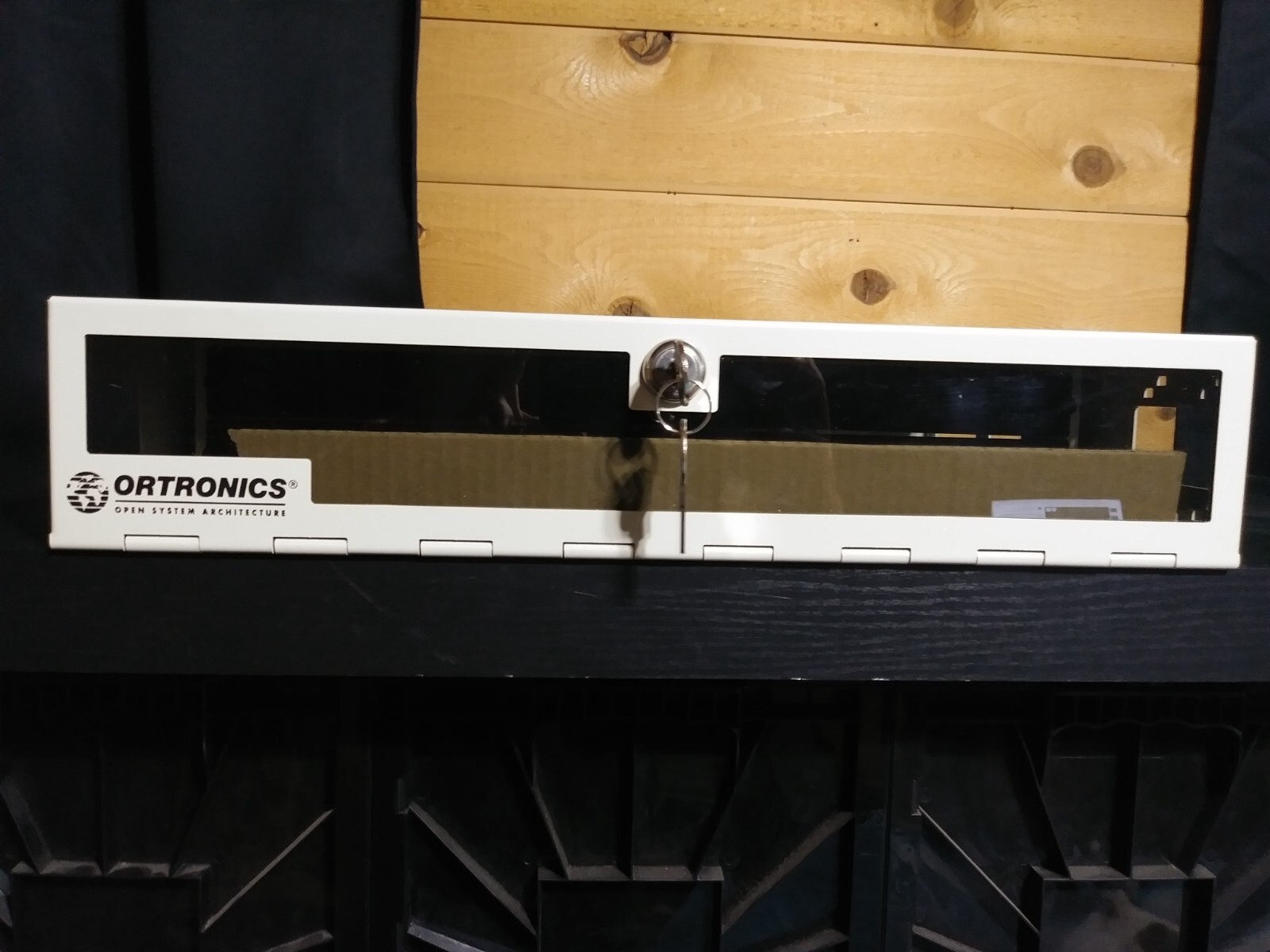 ORTRONICS RACK-MOUNT FIBER PATCH ENCLOSURE 2U *HOLDS 6 ORTRONICS FIBER PANELS*