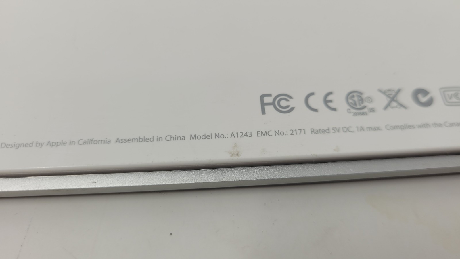Apple A1243 Wired USB Slim Keyboard