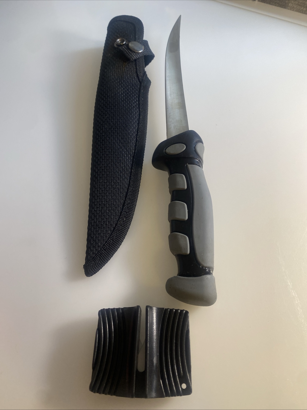 Ozark Trail 7 Inch extra sharp  Stainless Steel Fish Fillet Knife w/ Sheath za8