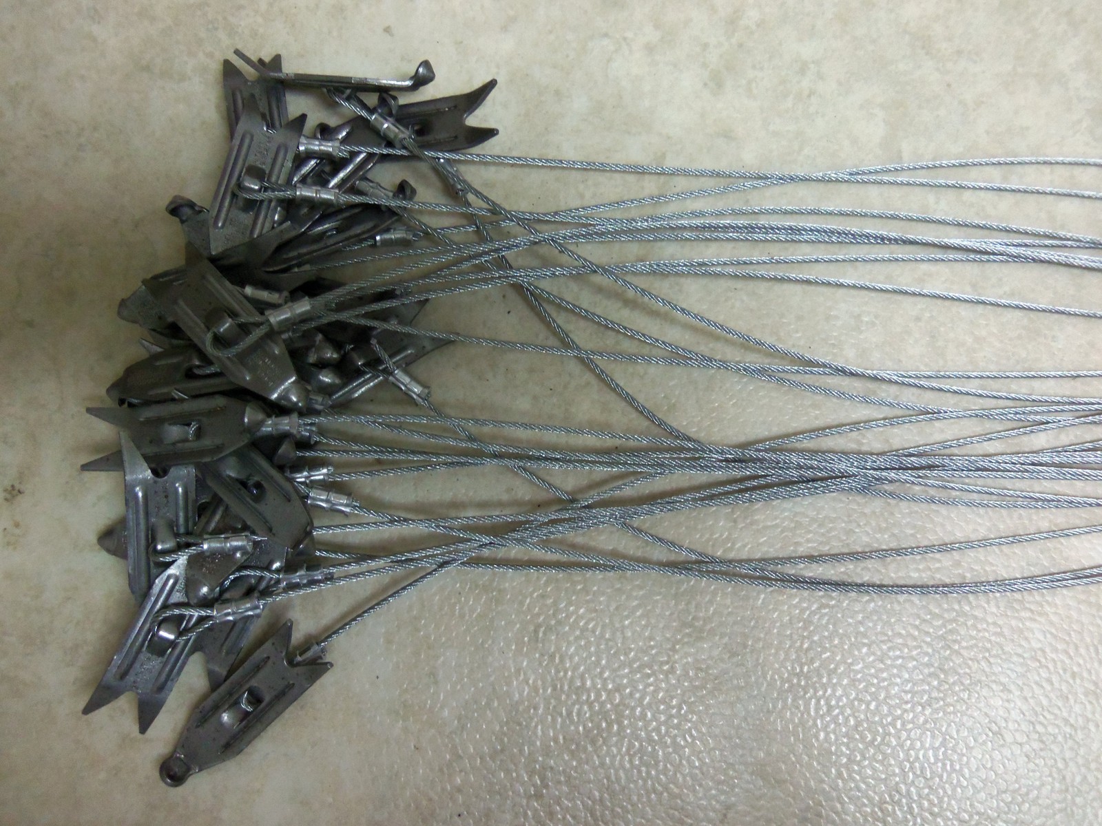 60 Heavy Duty Berkshire Stakes W/ 18" 3/32nd Cable (5 Dozen) Anchors Trapping
