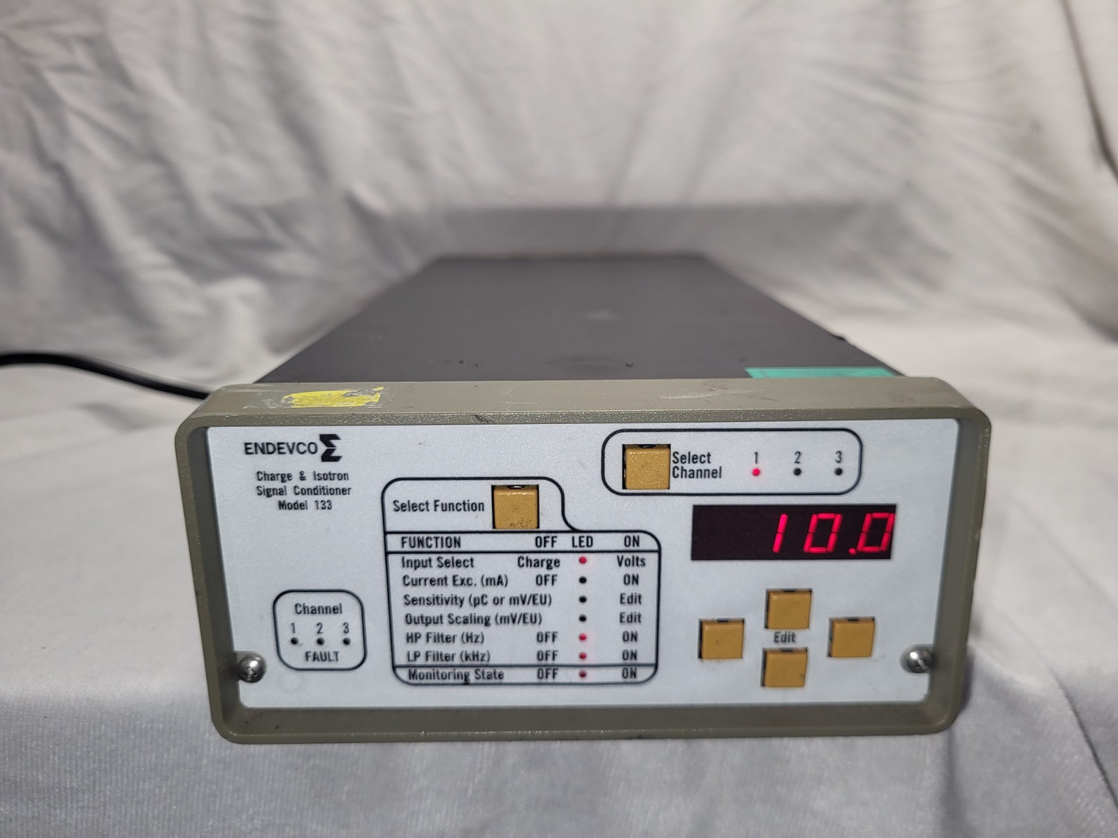 Endevco Model 133 Charge & Isotron Signal Conditioner