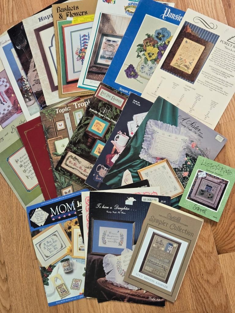 Lot Of 20 Counted Cross Stitch Booklets Patterns VTG Country Theme Garden Sister