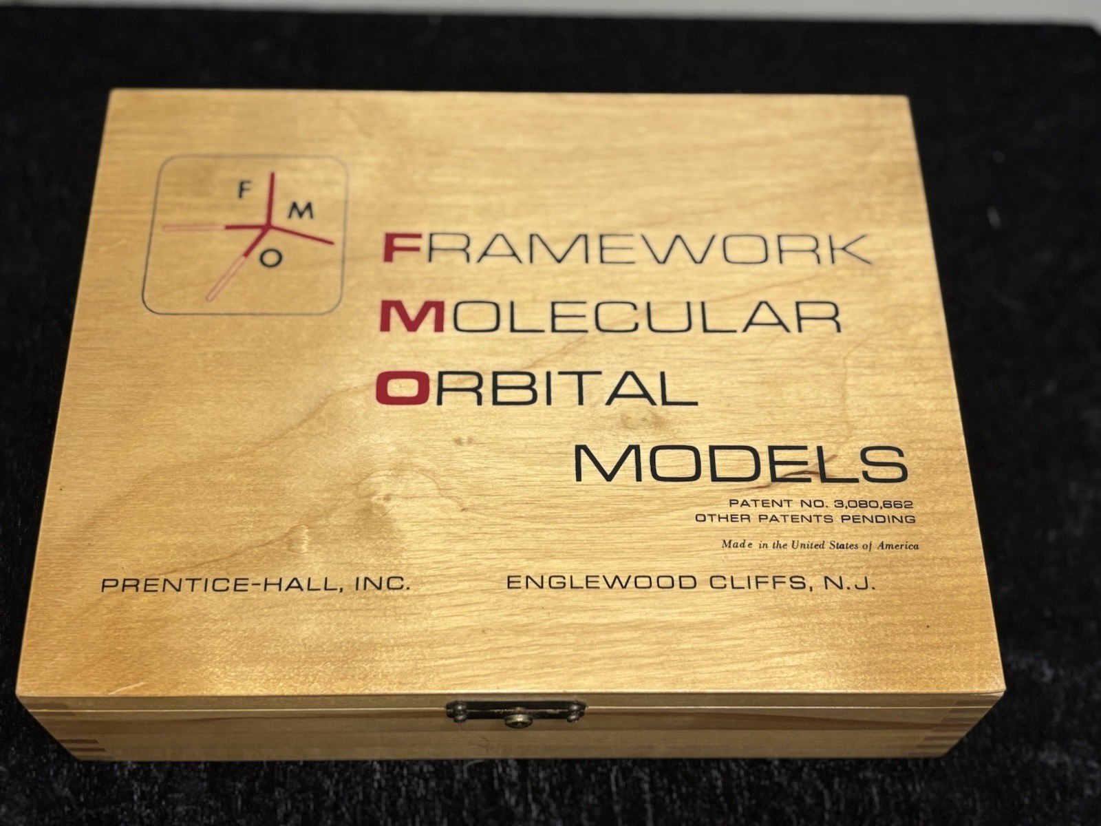 Vintage - FRAMEWORK MOLECULAR MODEL STUDENT SETS Prentice Hall In Wooden Box