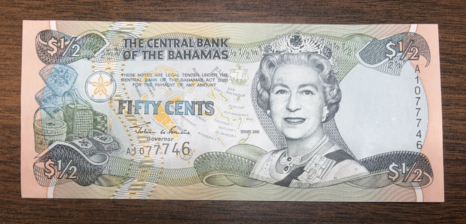 Bahamas 1/2 Dollar P 68 2001 UNC (Half) Queen Elizabeth II