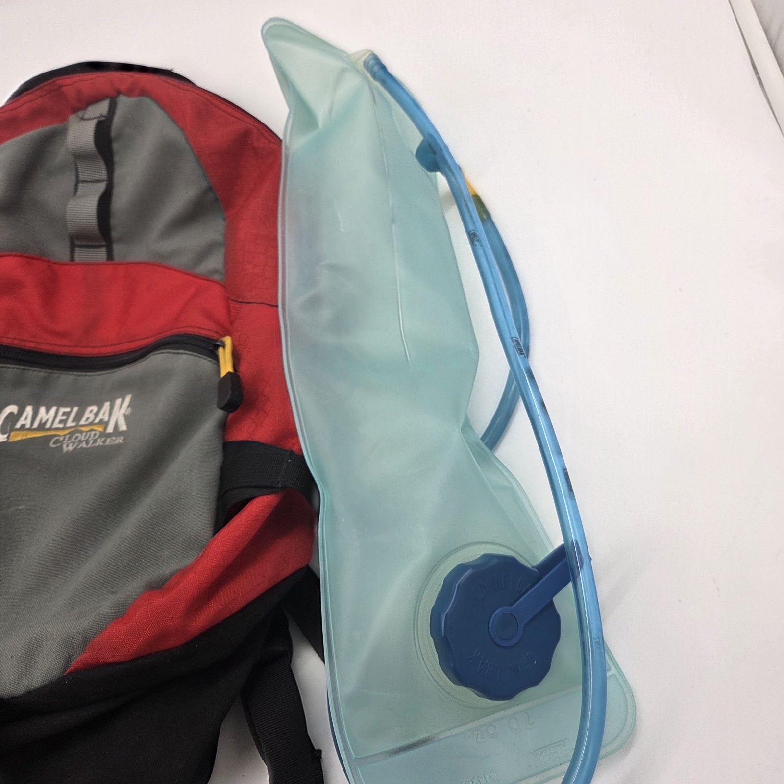 CAMELBAK Cloud Walker Hiking H20 Hydration Backpack Red W/2L Bladder Plus Extra