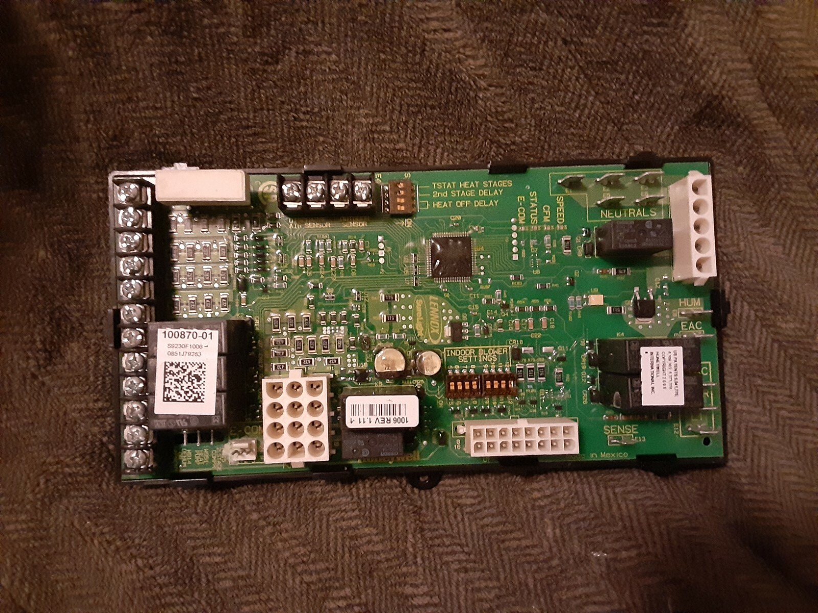 LENNOX 100870-01 SureLight Control Circuit Board Honeywell S9230F1006 used