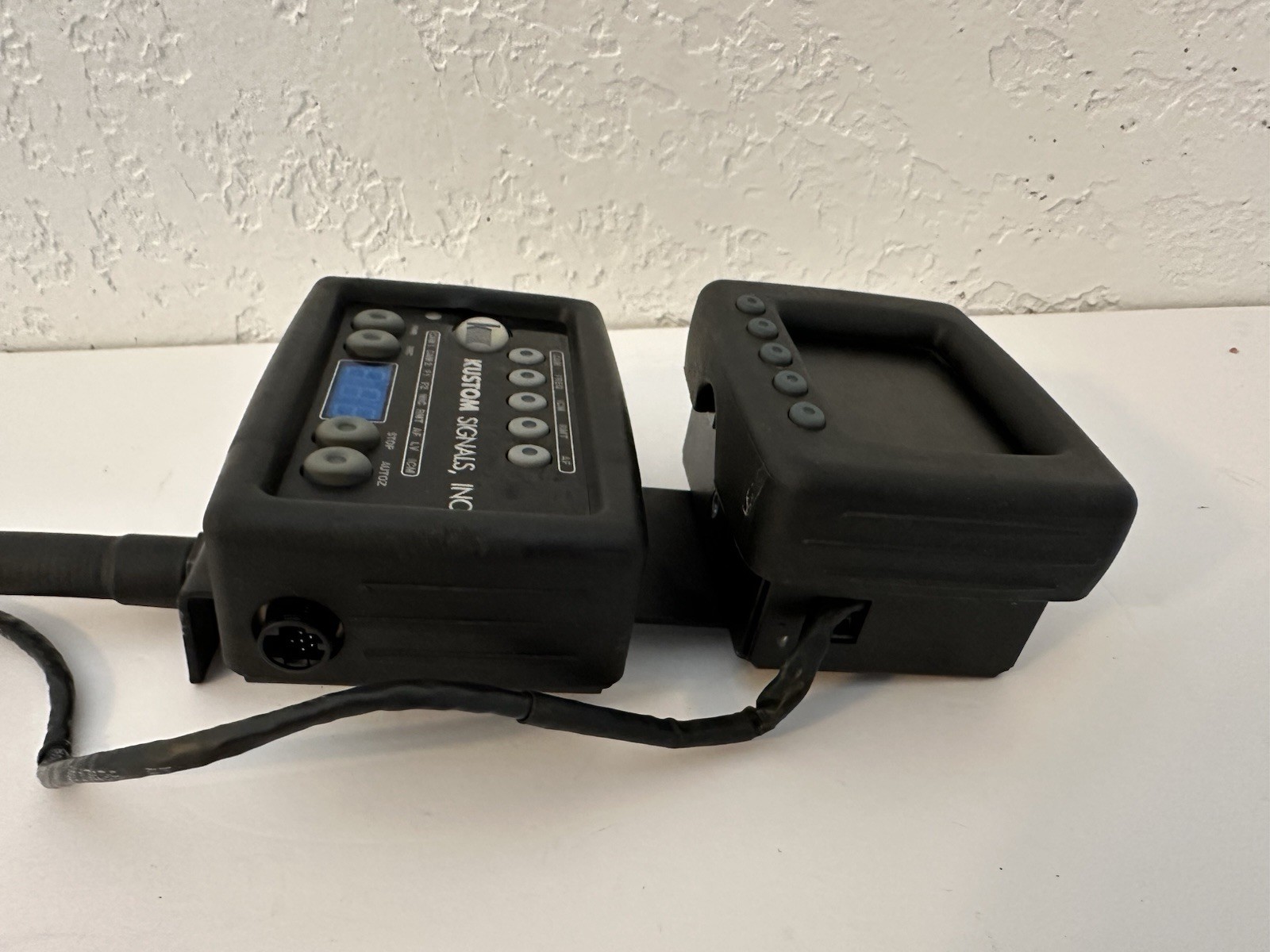 KUSTOM SIGNALS IN-CAB Controller and display set
