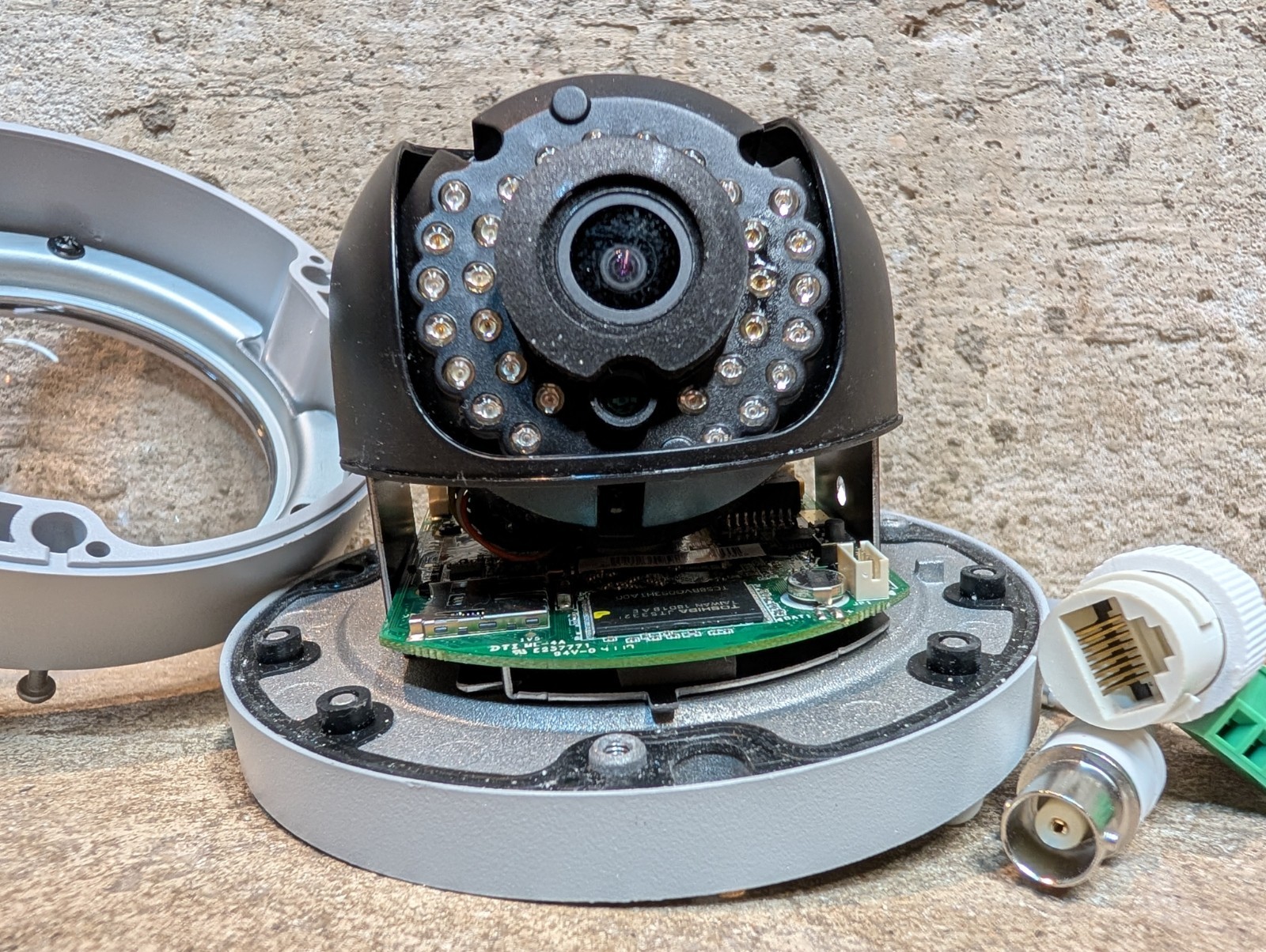 Interlogix TruVision TVD-5302 HD IP Security Dome Camera PoE RESET & TESTED!!