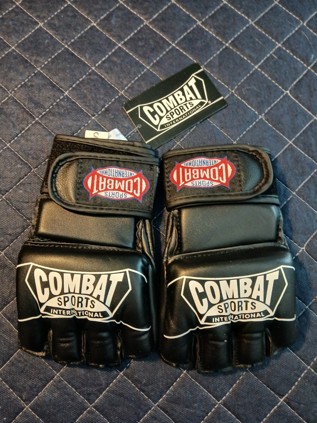 Combat Sports MMA Bag Gloves Size Small NWT