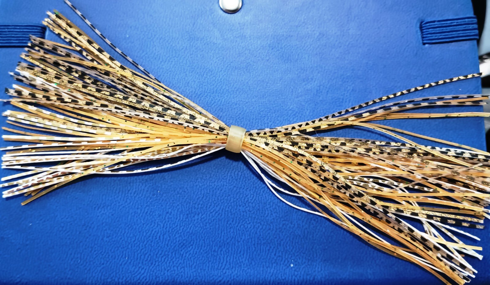 10 NEW GOLDEN SHAD CUSTOM PRO STYLE SILICONE BASS BOSS SKIRTS FOR FISHING