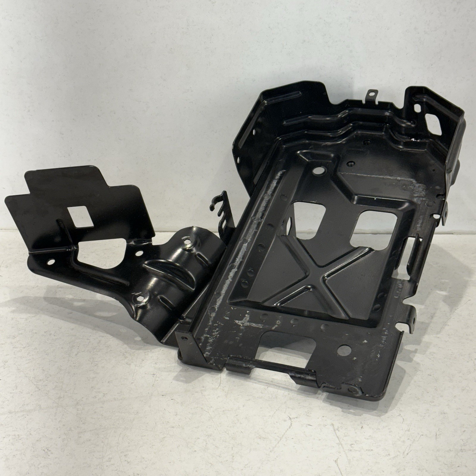 ✅ 2020 - 2025 CHEVROLET MALIBU BATTERY TRAY HOLDER BRACKET SUPPORT 84827342 OEM