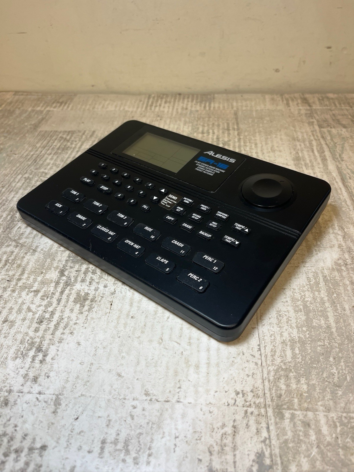 Alesis SR-16 Digital Drum Machine 24 Bit Fully tested - works! no AC adapter