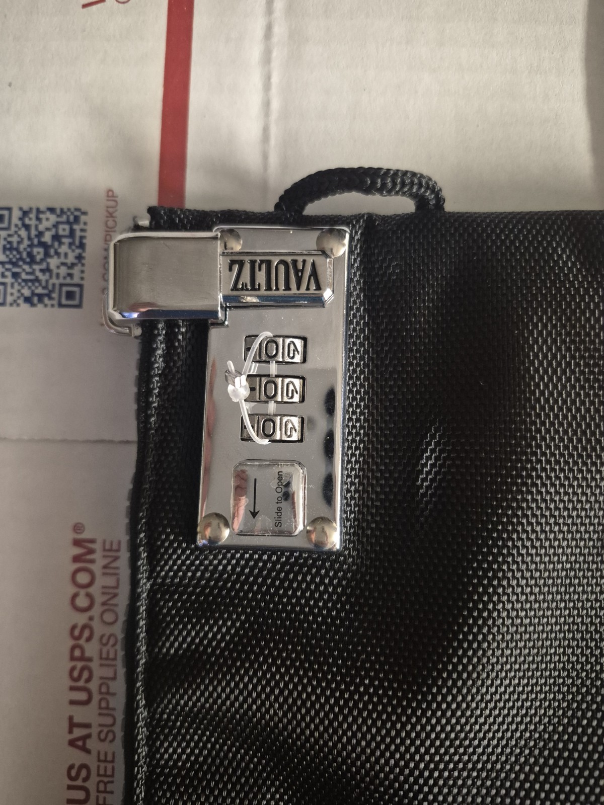 Vaultz Moneybag With Lock