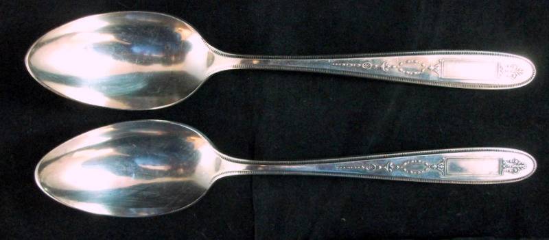 Oneida Grosvenor Group of 2 Teaspoons Silverplate Made Circa 1921