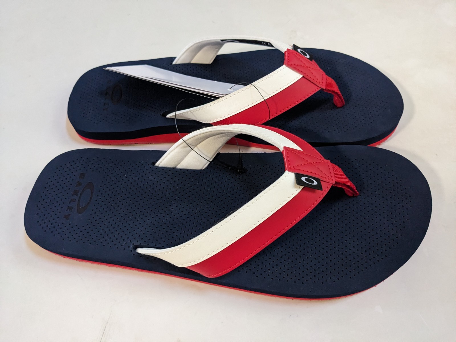 Oakley Burke Flip Flop FOF100419  man blue/red/white  slides Brand New $40