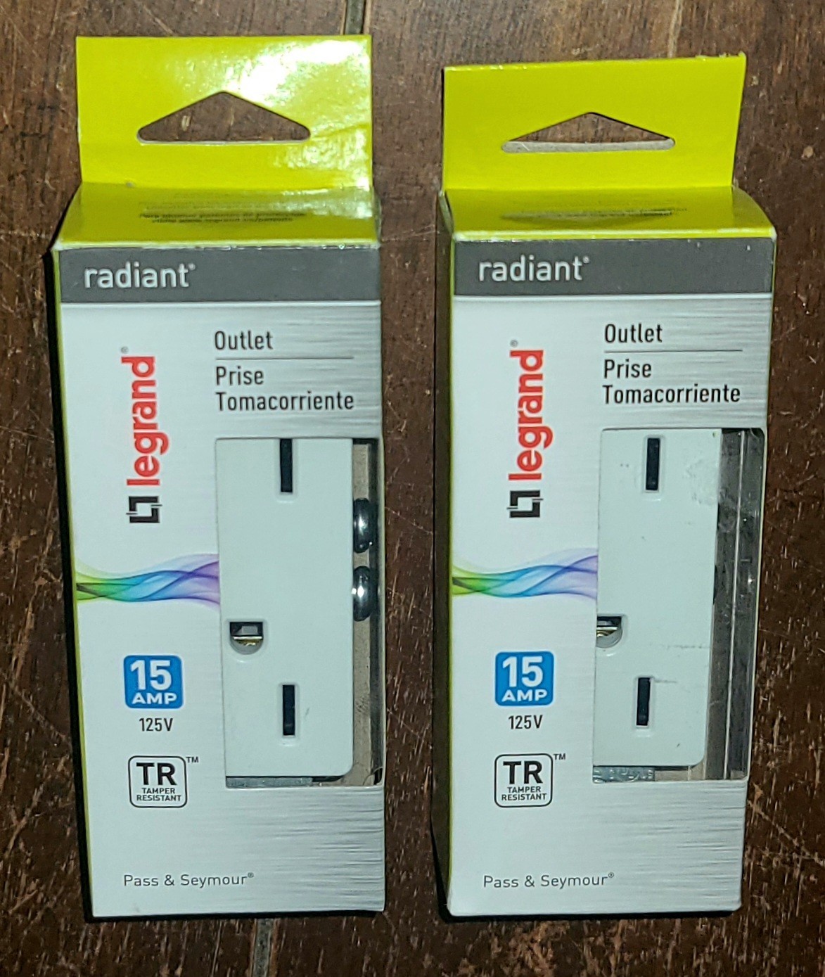 Lot of 2 Legrand Radiant 15 Amp Outlets w/Tamper Resistant -White- #885-TRWCC12