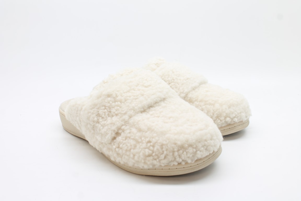Vionic Women's Cream Shearling Gemma II Slippers, FS 5M