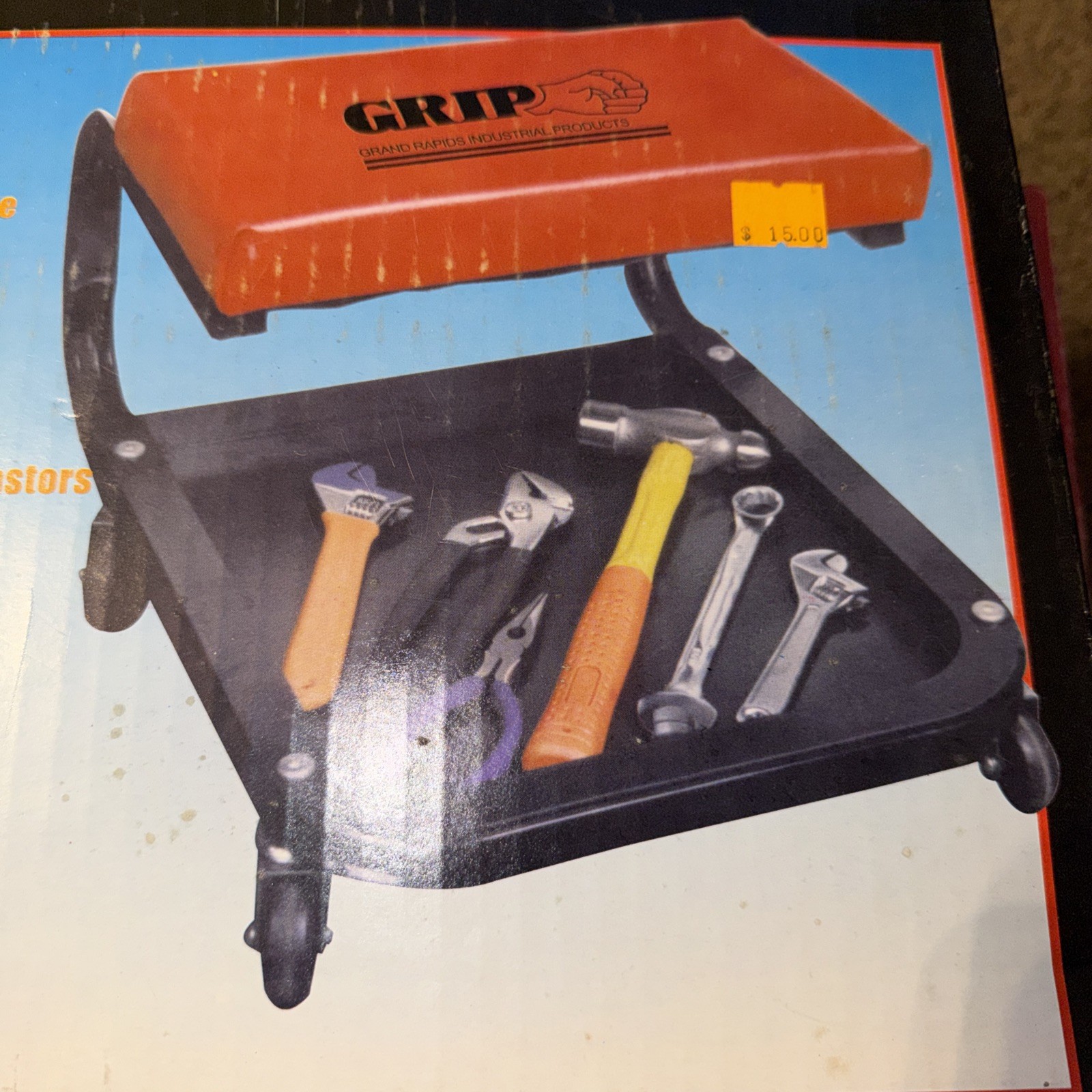 Grip Comfortable Mechanic Stool with 360-Degree Rollers