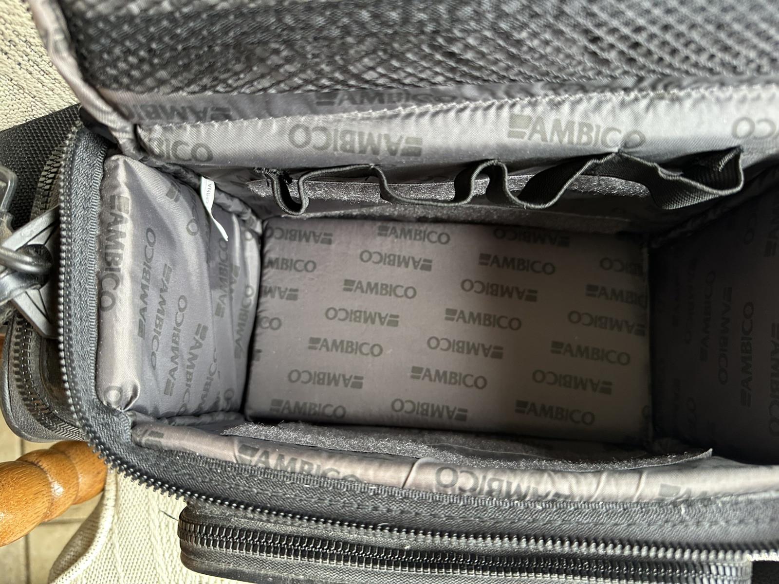 VTG Ambico Black Shoulder Strap Camera Bag Case Padded Multiple Compartments