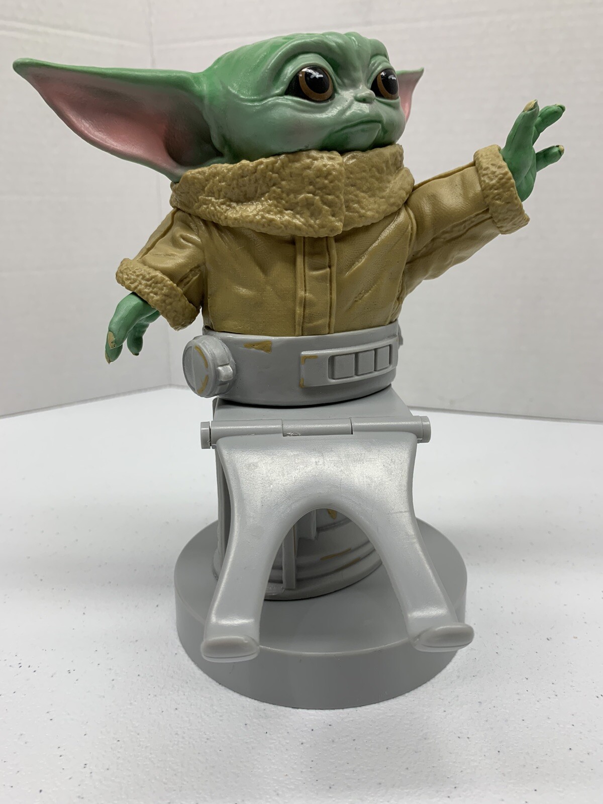 Star Wars: The Mandalorian - The Child 8” Cable Guy Controller and Phone Caddy