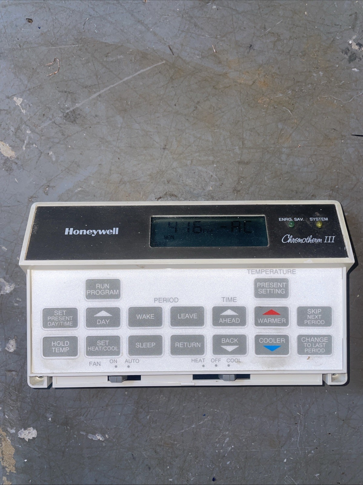 Honeywell Chronotherm III Programable Thermostat T8600C1212
