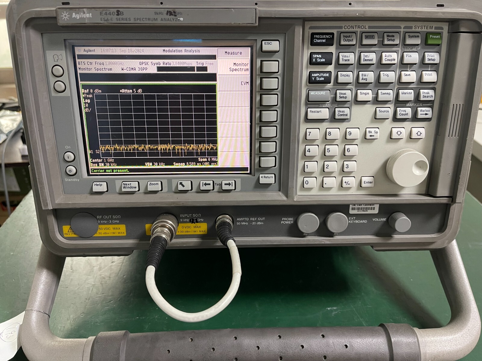 Agilent ESA E4405B 9kHz - 13.2GHz Spectrum Analyzer