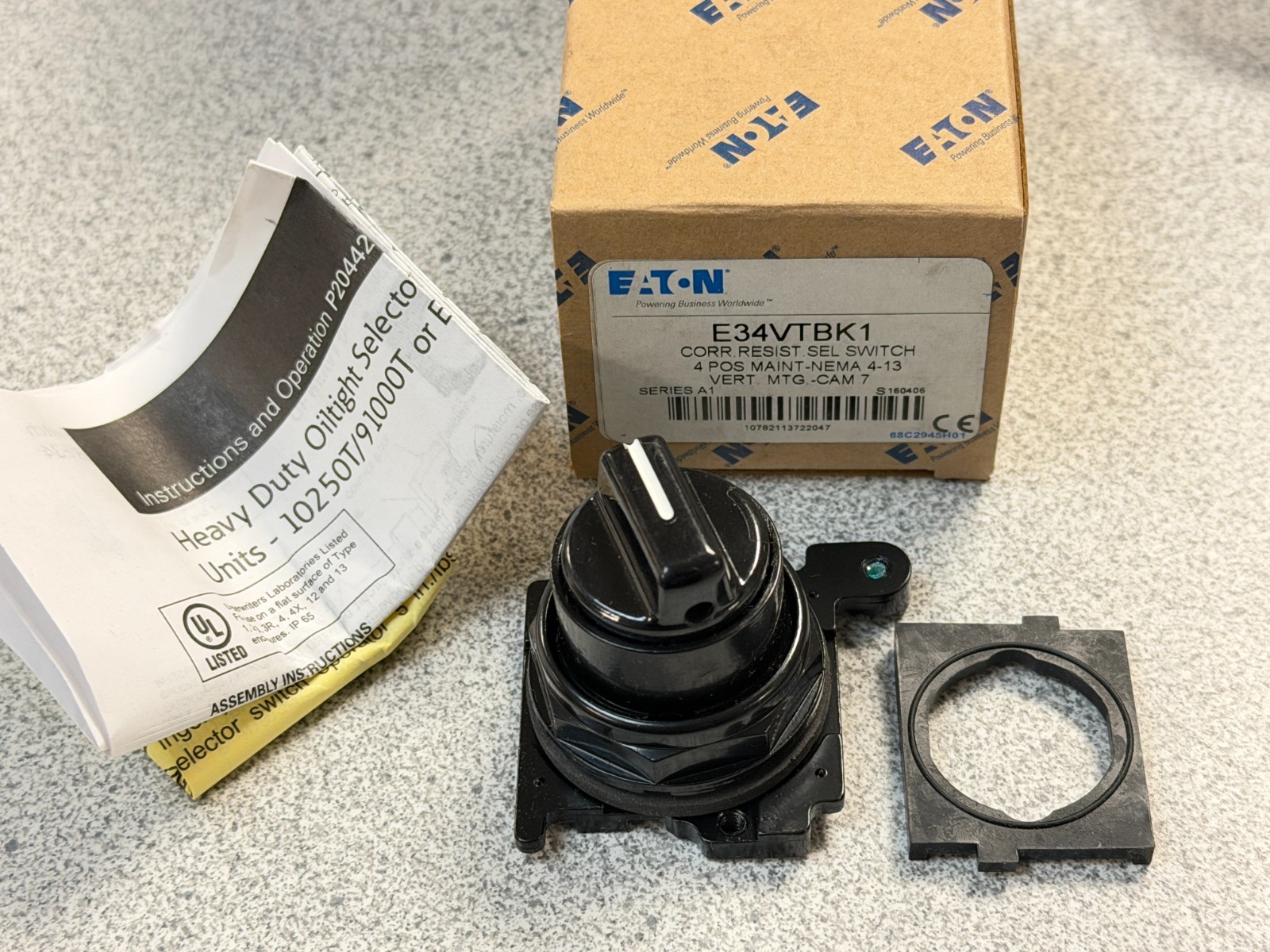 NEW EATON E34VTBK1 Corrosion Resist. Selector Switch 4 Position Maintained Cam 7