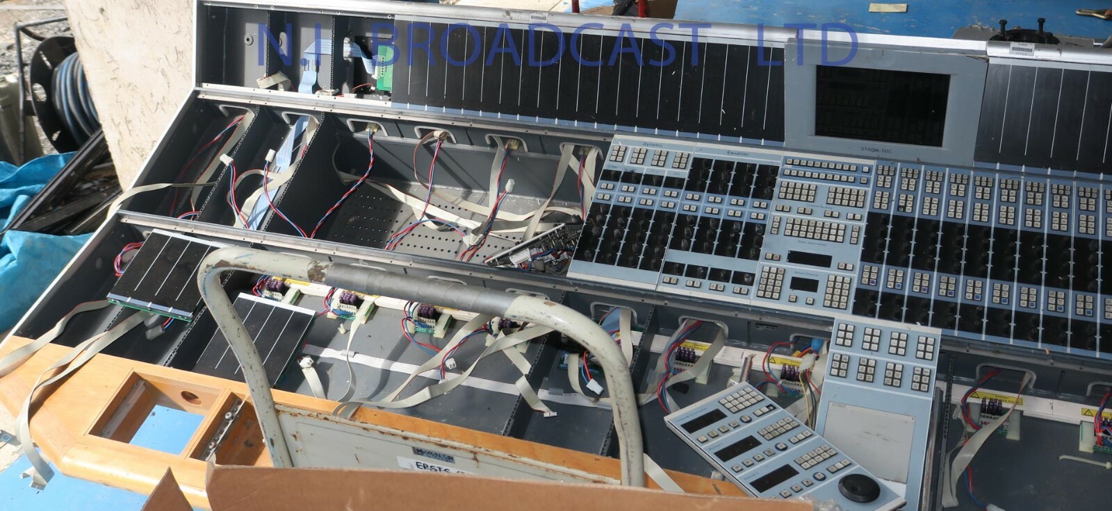 1x  Stagetec Cantus bar gragh MLU2 module has cmodel CMET on it also