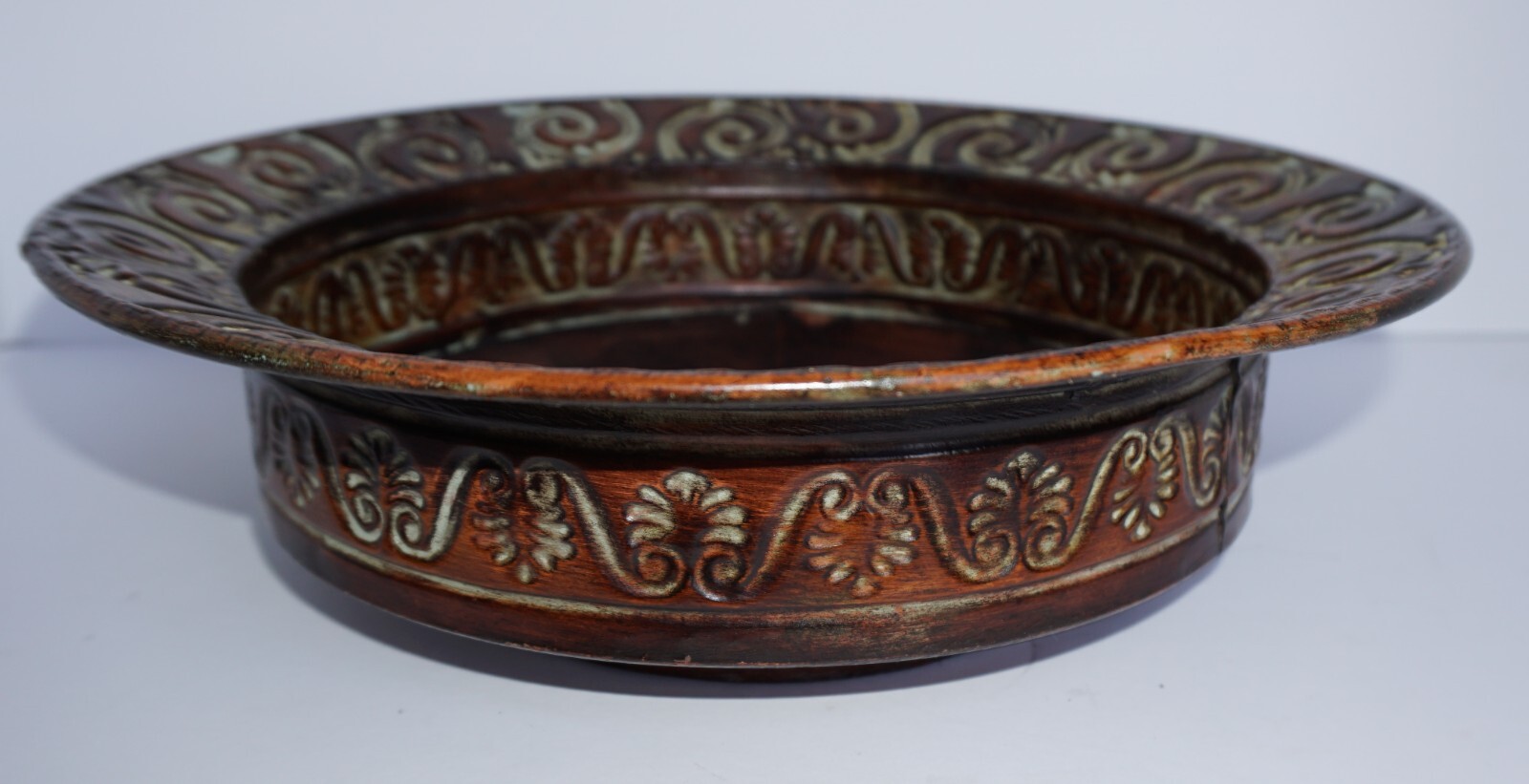 Elegant Expressions metal Bowl Décor