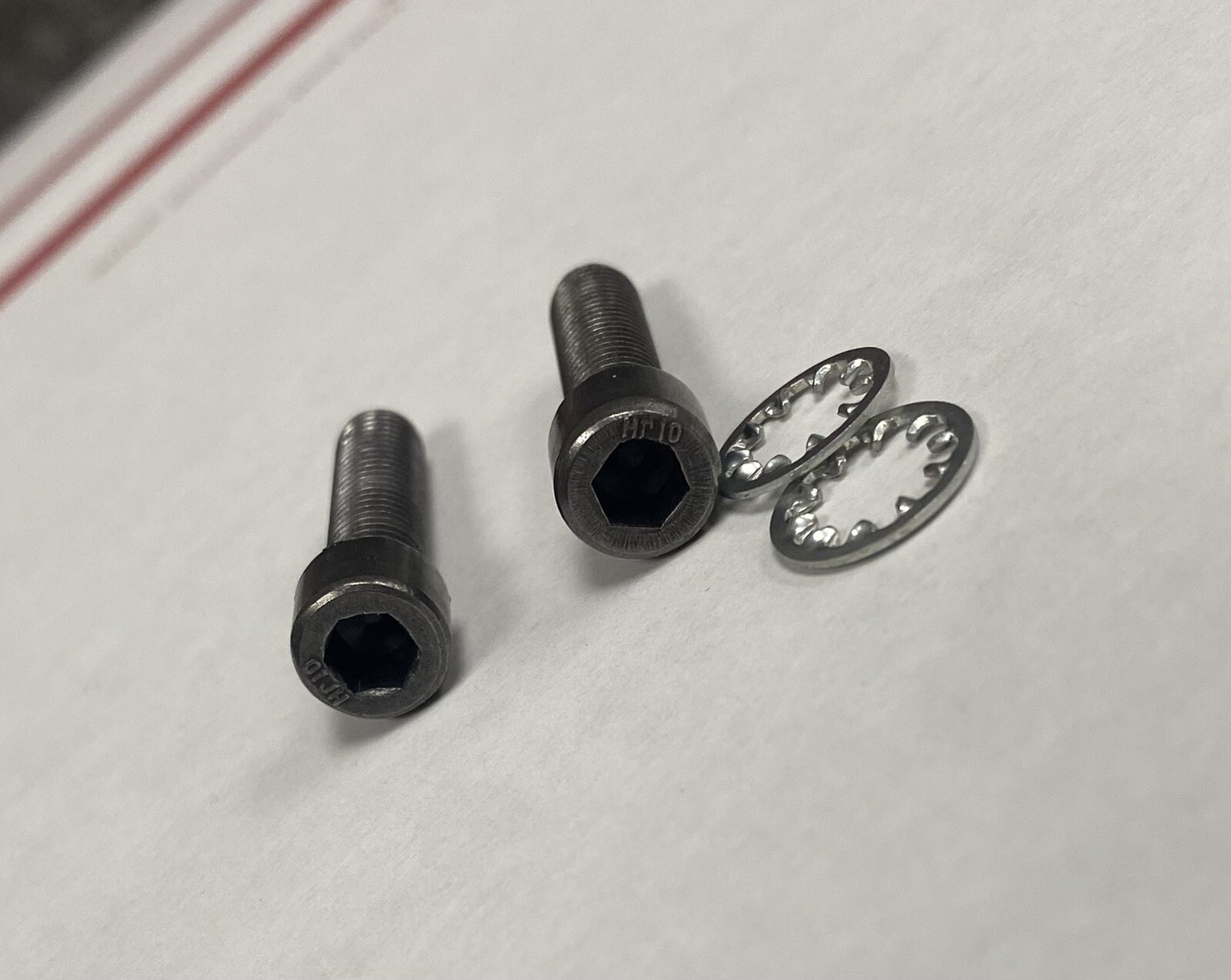 GRIP SCREW AND WASHER PACk OF 30