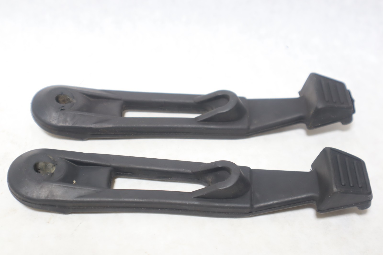 2 x Polaris Rubber Hood Strap Latch 88-00 Snowmobile 5410370 12-135-01