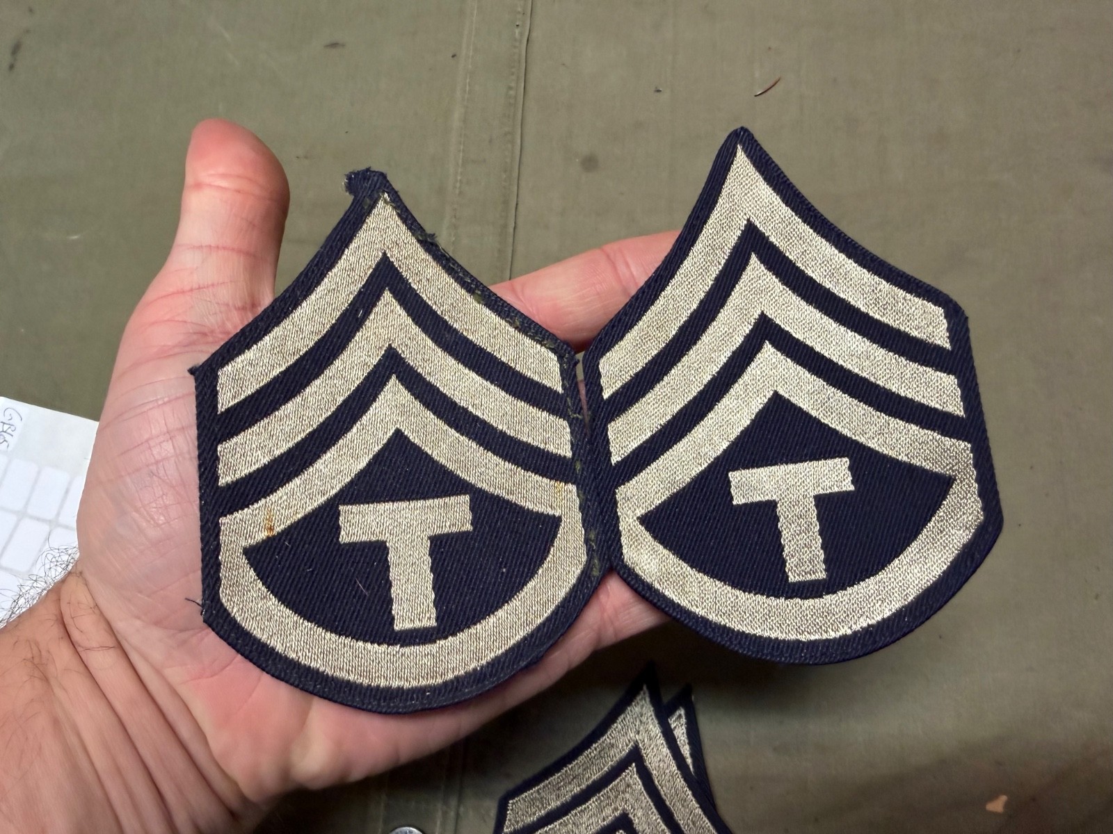 ORIGINAL WWII US ARMY NCO TECH T3 SERGEANT JACKET INSIGNIA RAYON CHEVRONS